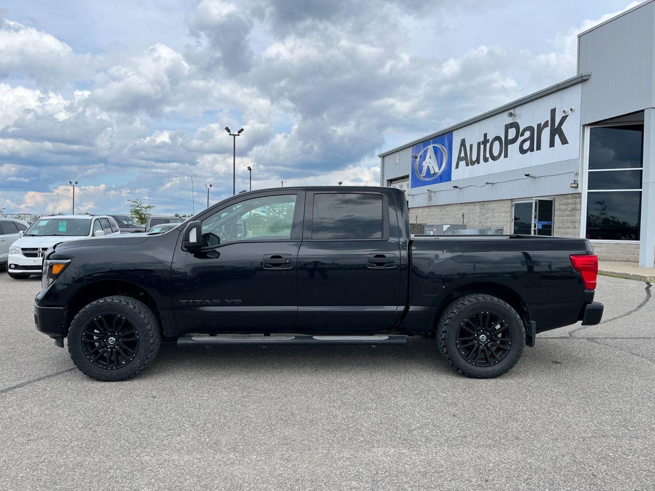 2019 Nissan Titan 4x4 Crew Cab SV Midnight Edition Photo