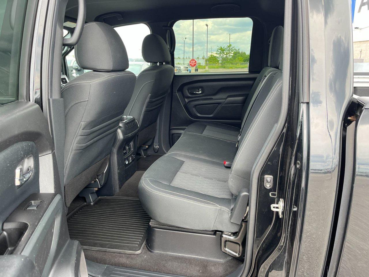 2019 Nissan Titan 4x4 Crew Cab SV Midnight Edition Photo