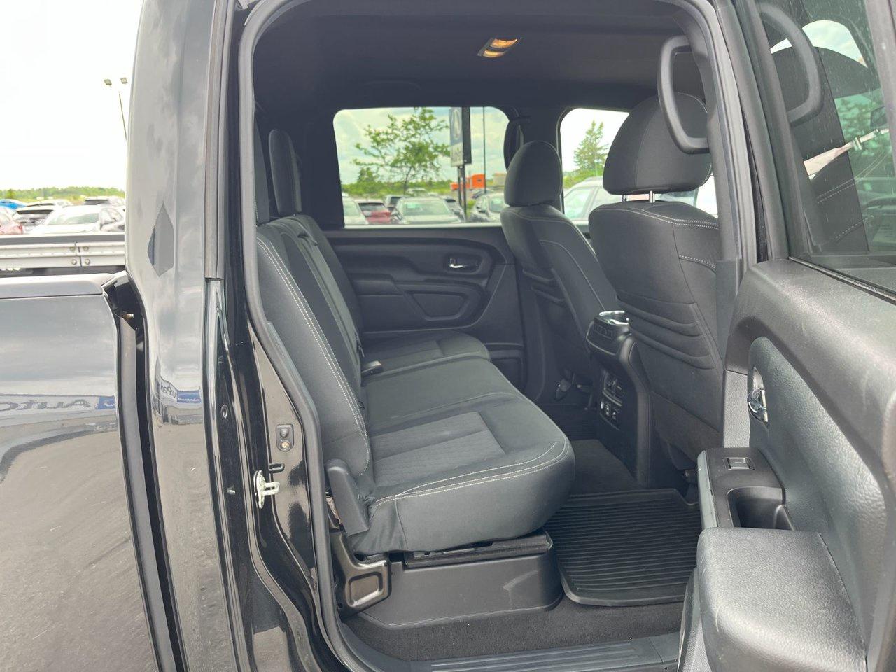 2019 Nissan Titan 4x4 Crew Cab SV Midnight Edition Photo