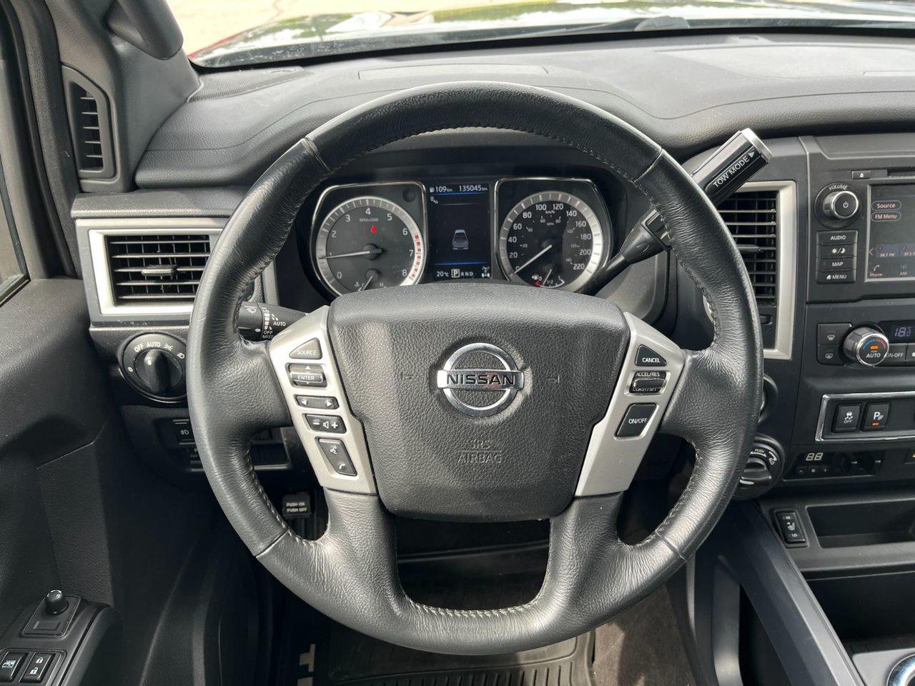 2019 Nissan Titan 4x4 Crew Cab SV Midnight Edition Photo
