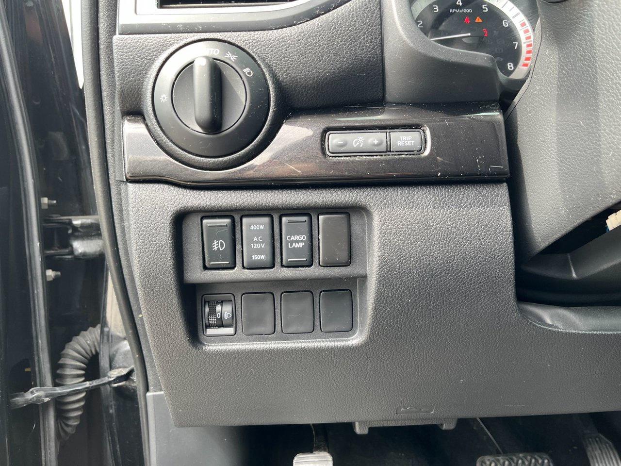 2019 Nissan Titan 4x4 Crew Cab SV Midnight Edition Photo