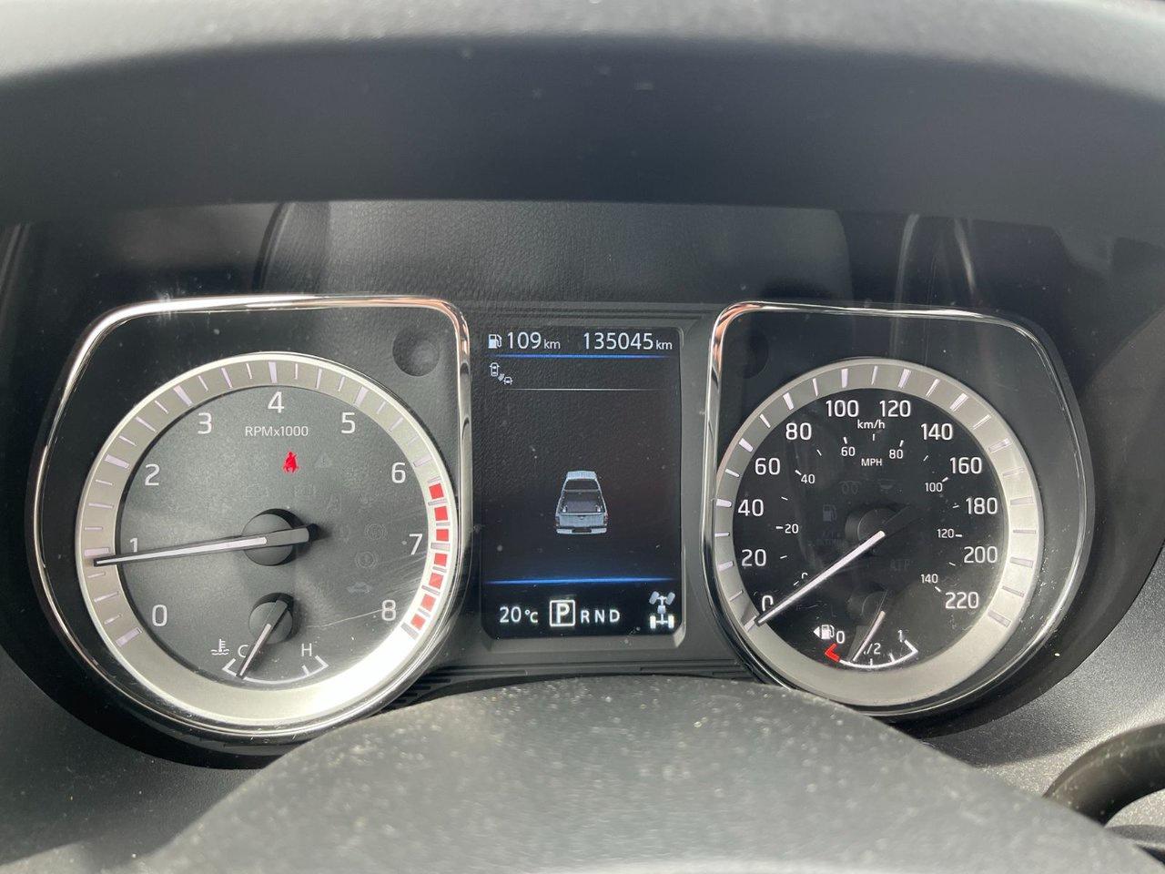 2019 Nissan Titan 4x4 Crew Cab SV Midnight Edition Photo