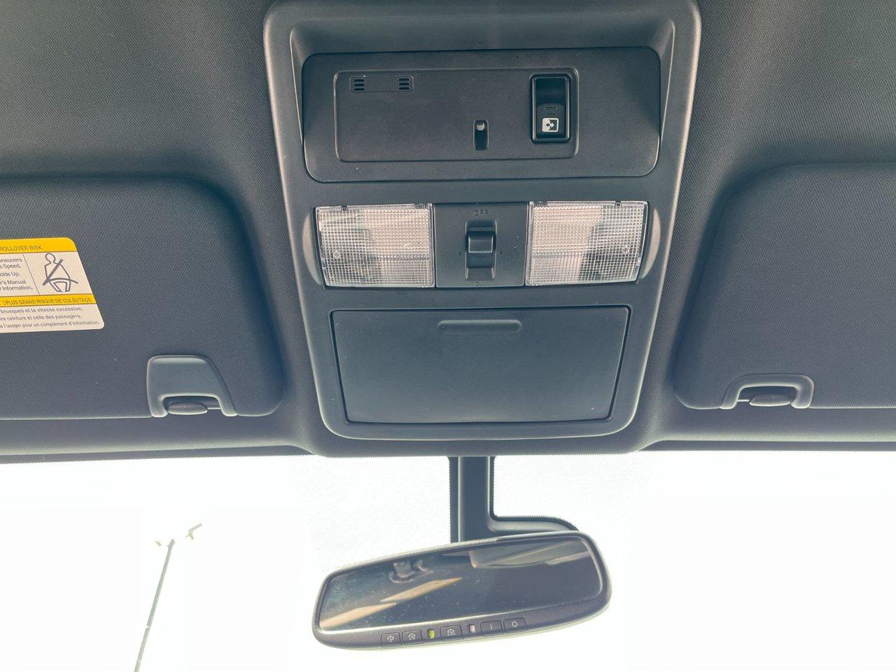 2019 Nissan Titan 4x4 Crew Cab SV Midnight Edition Photo