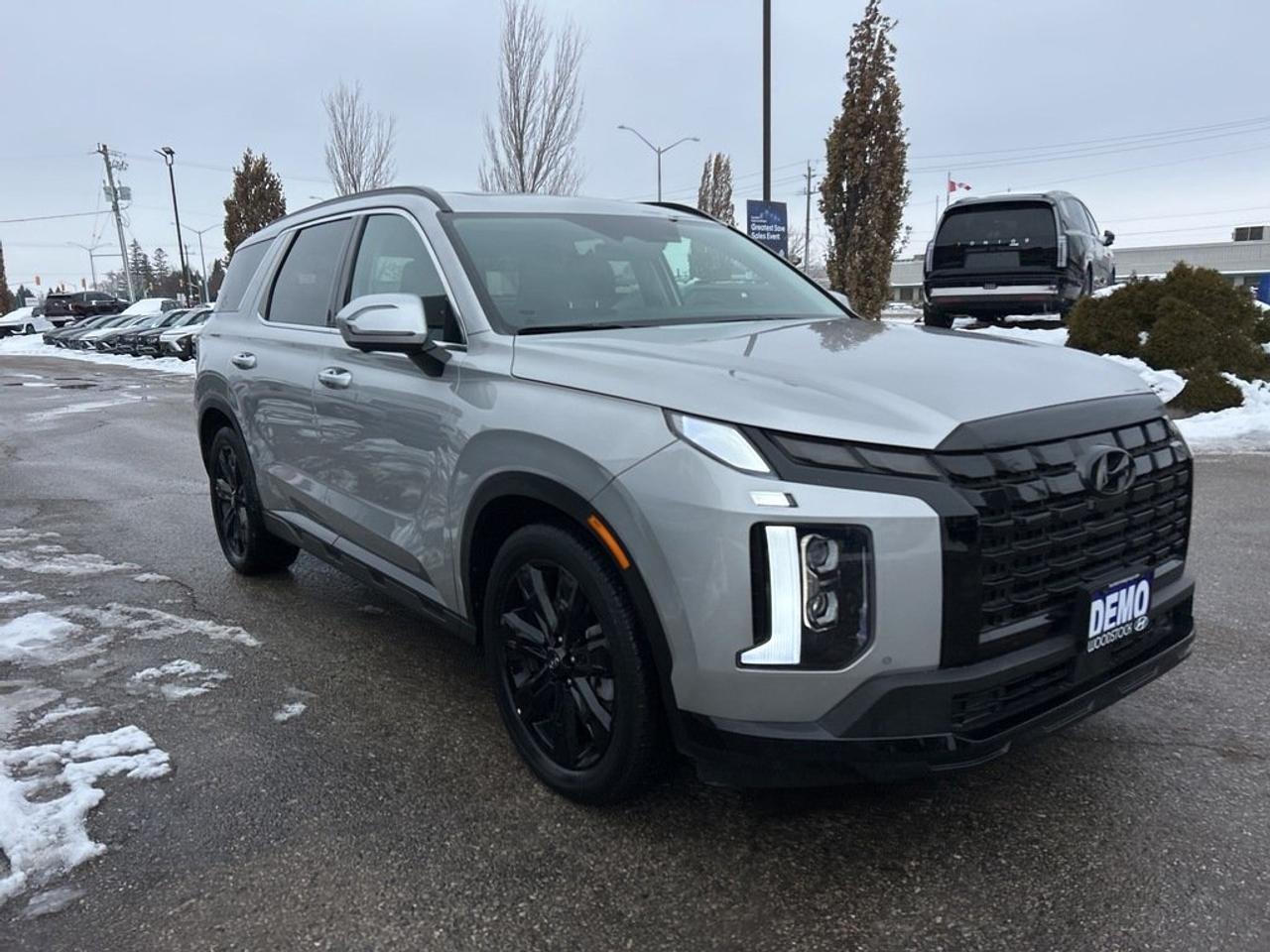 2025 Hyundai PALISADE Urban 7 Passenger Photo