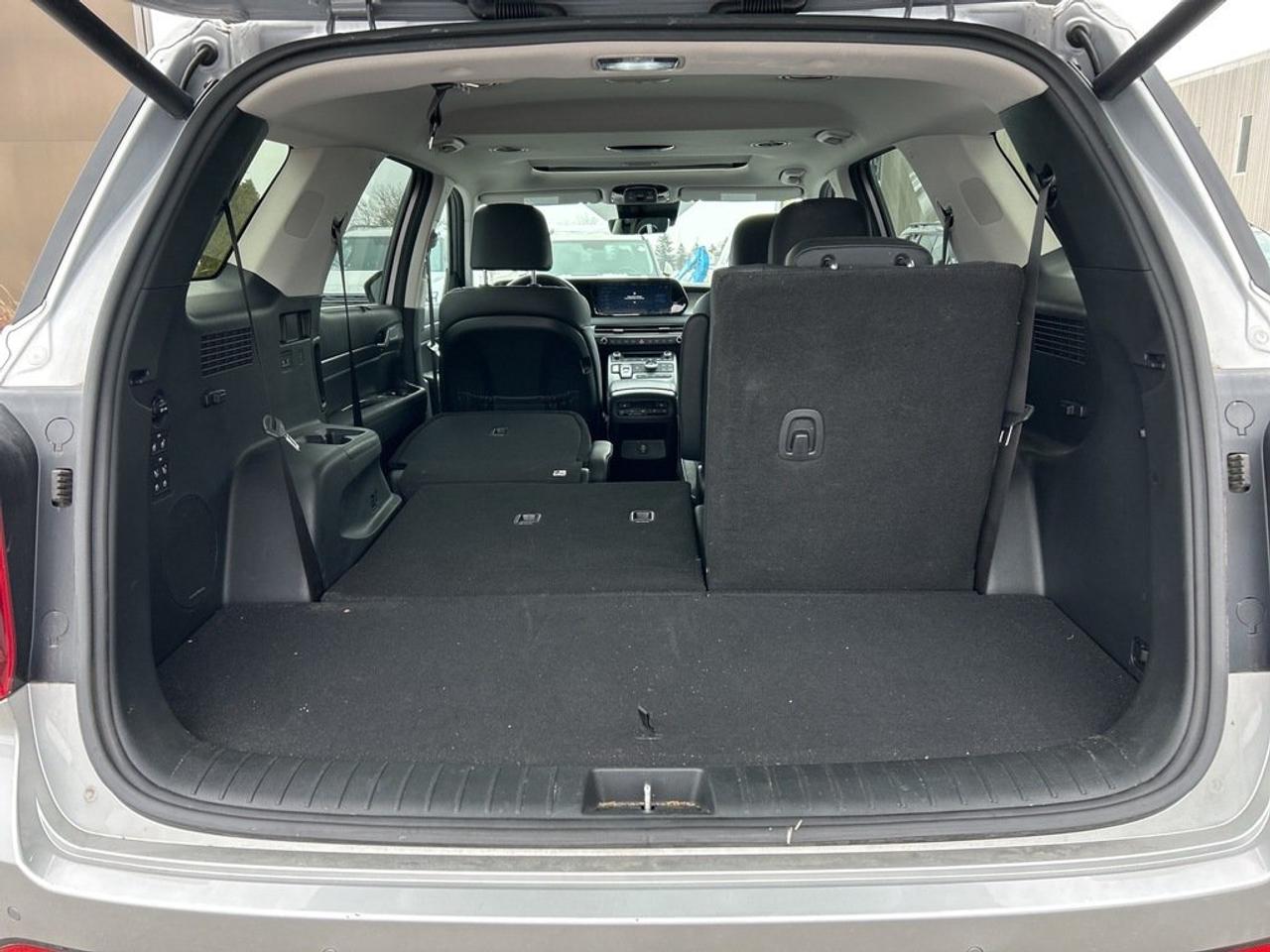 2025 Hyundai PALISADE Urban 7 Passenger Photo