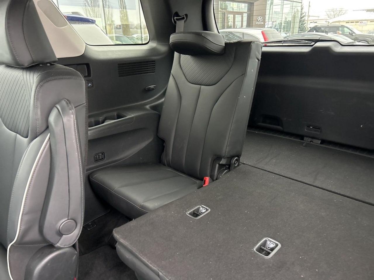 2025 Hyundai PALISADE Urban 7 Passenger Photo