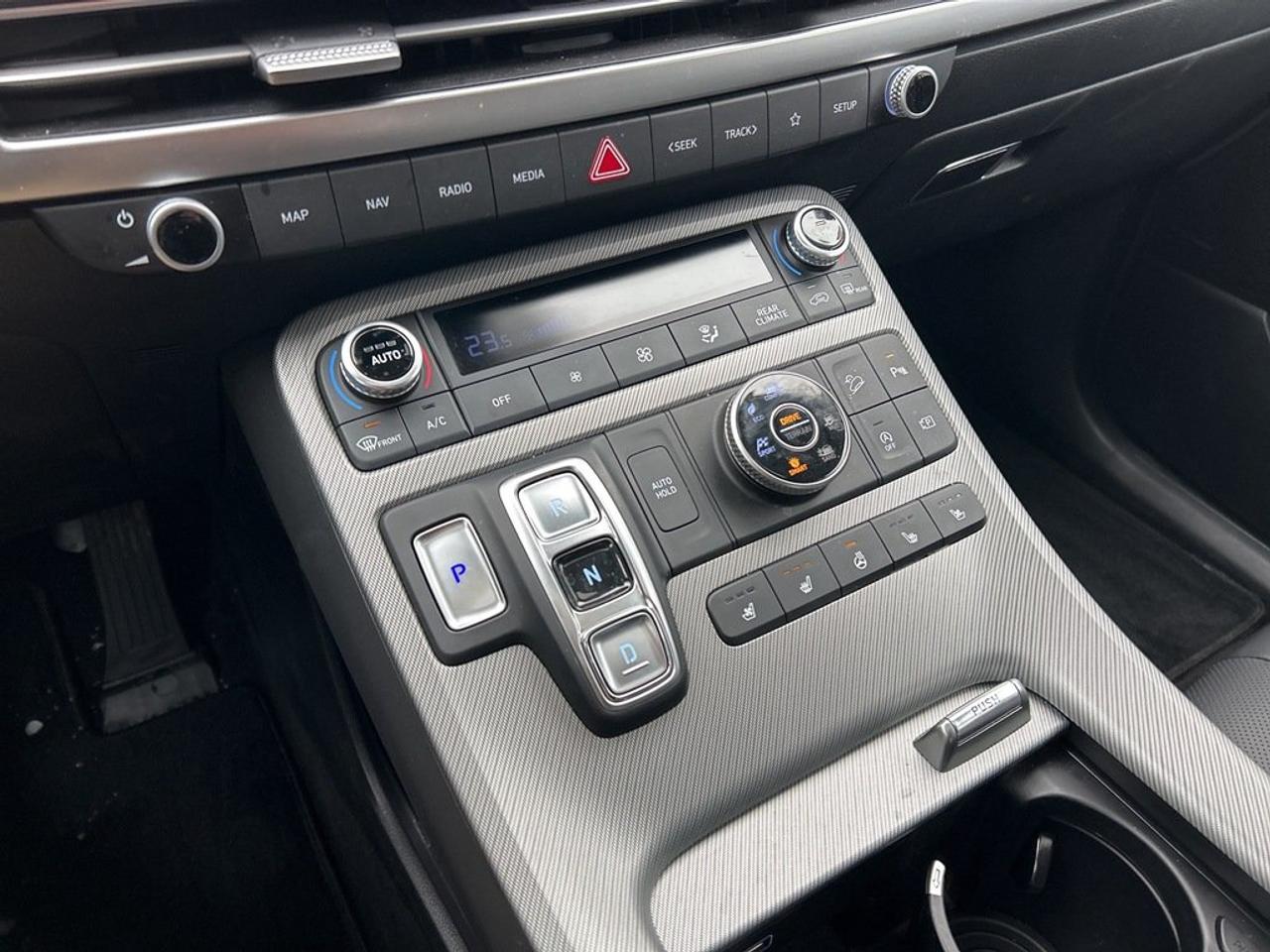 2025 Hyundai PALISADE Urban 7 Passenger Photo