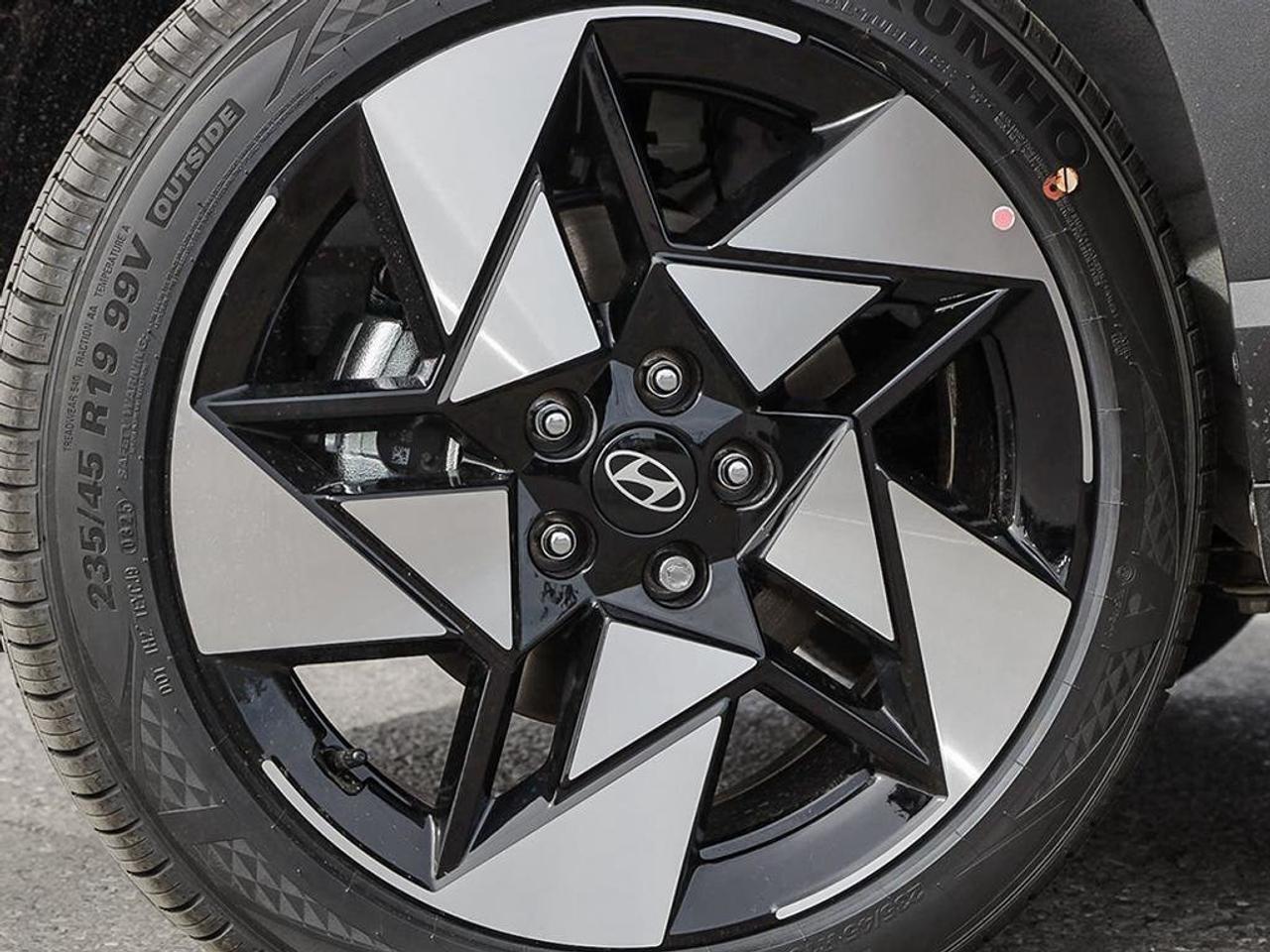 2025 Hyundai KONA Preferred Sport Photo