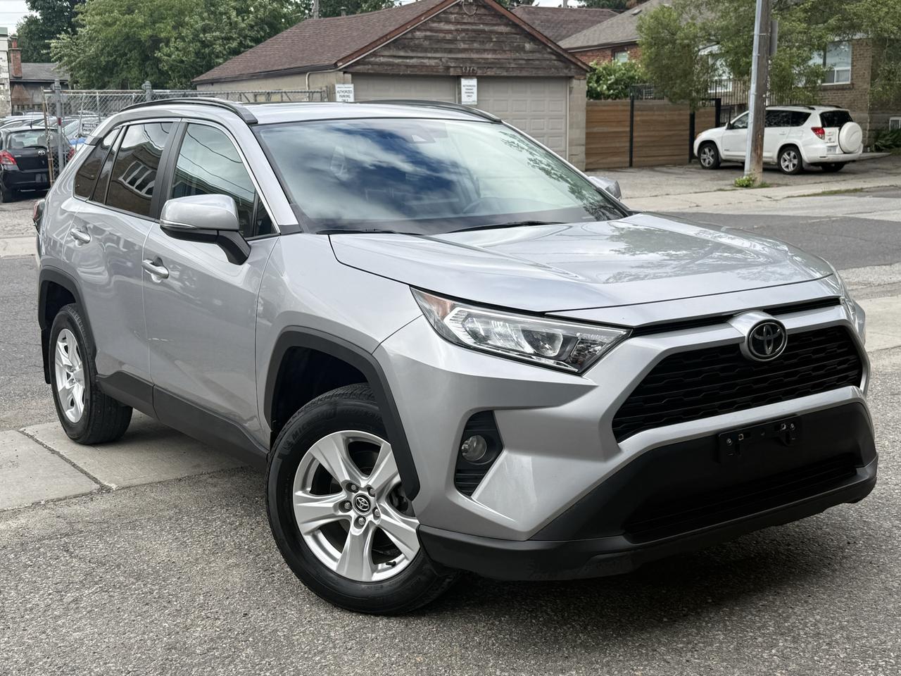 2021 Toyota RAV4 LE Photo