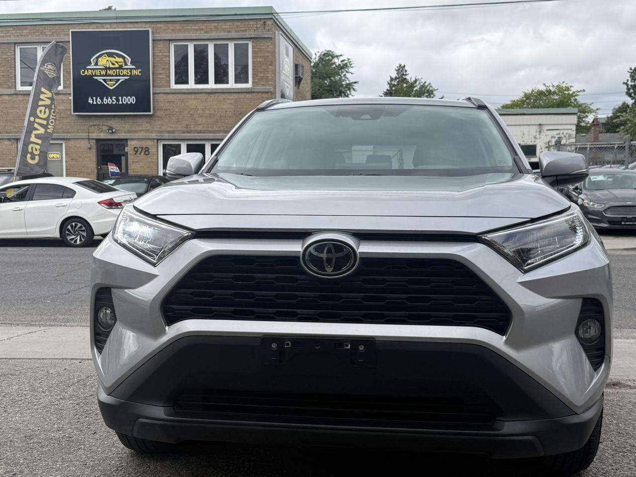 2021 Toyota RAV4 LE Photo1