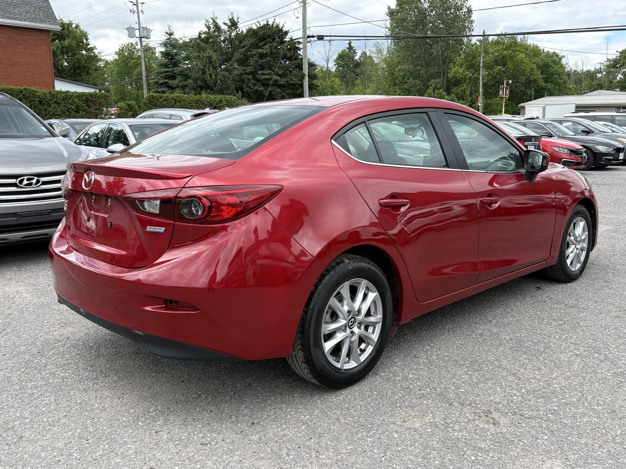2015 Mazda MAZDA3 GS Photo2