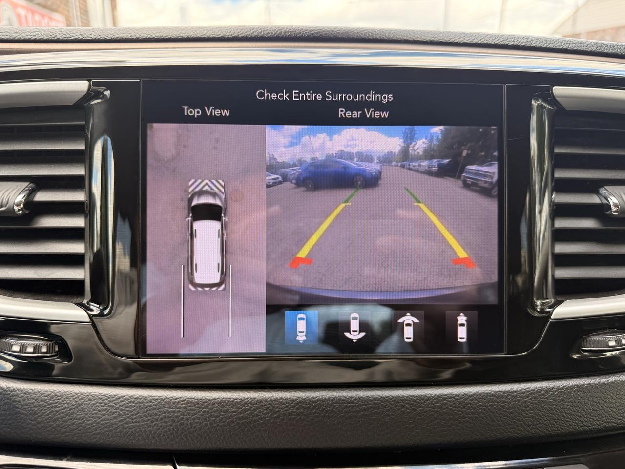 2019 Chrysler Pacifica Touring-L Photo
