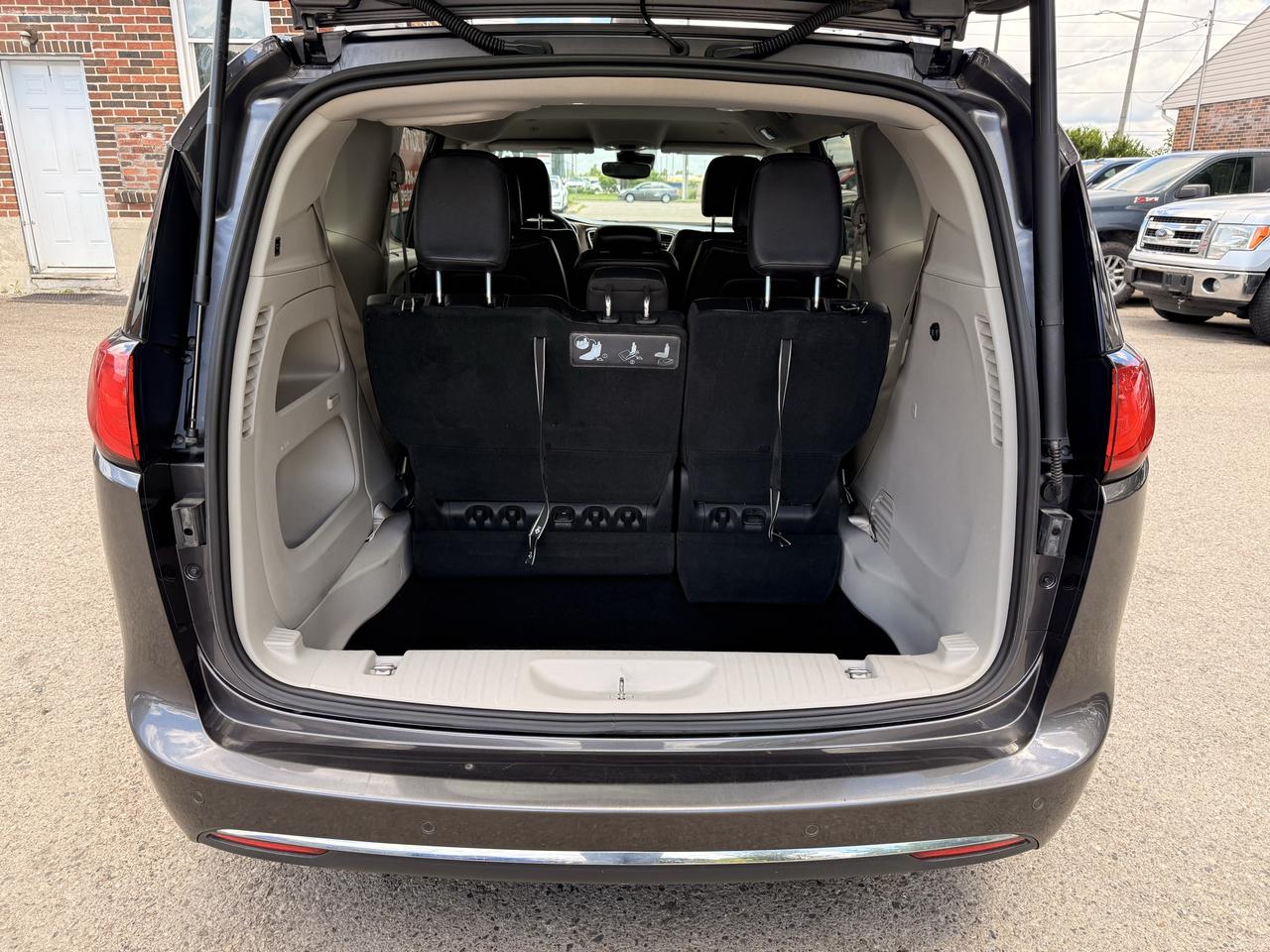 2019 Chrysler Pacifica Touring-L Photo