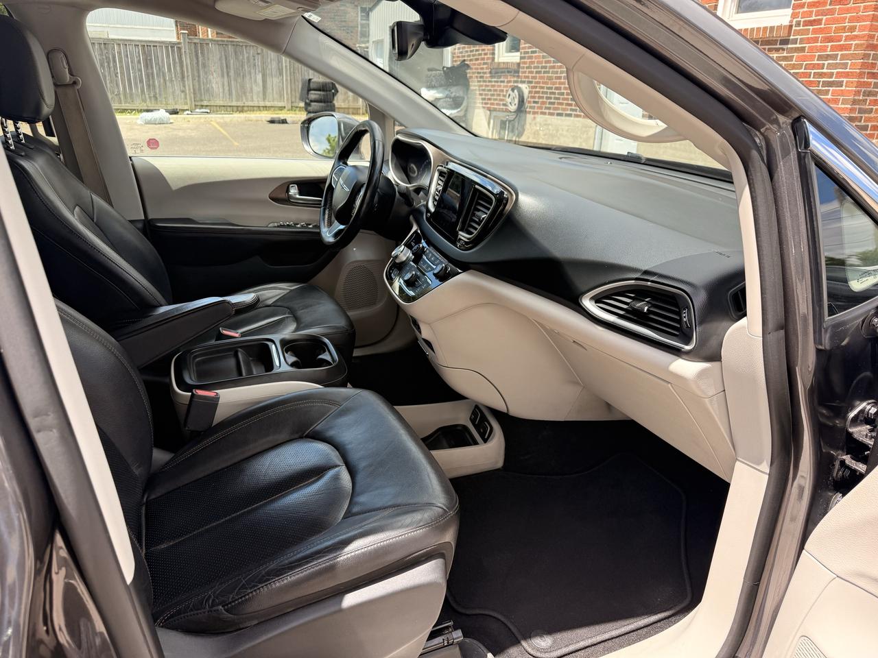 2019 Chrysler Pacifica Touring-L Photo