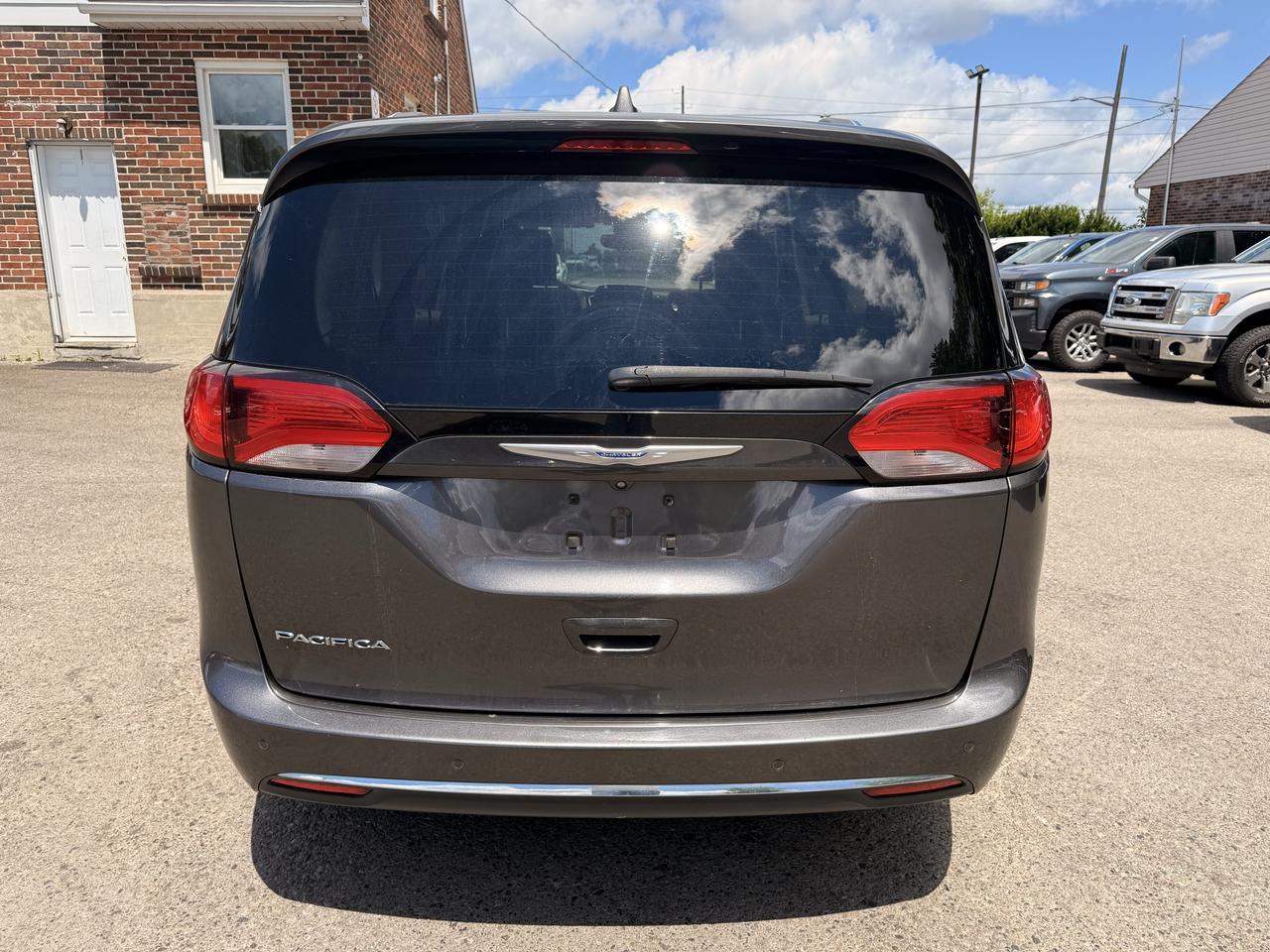 2019 Chrysler Pacifica Touring-L Photo