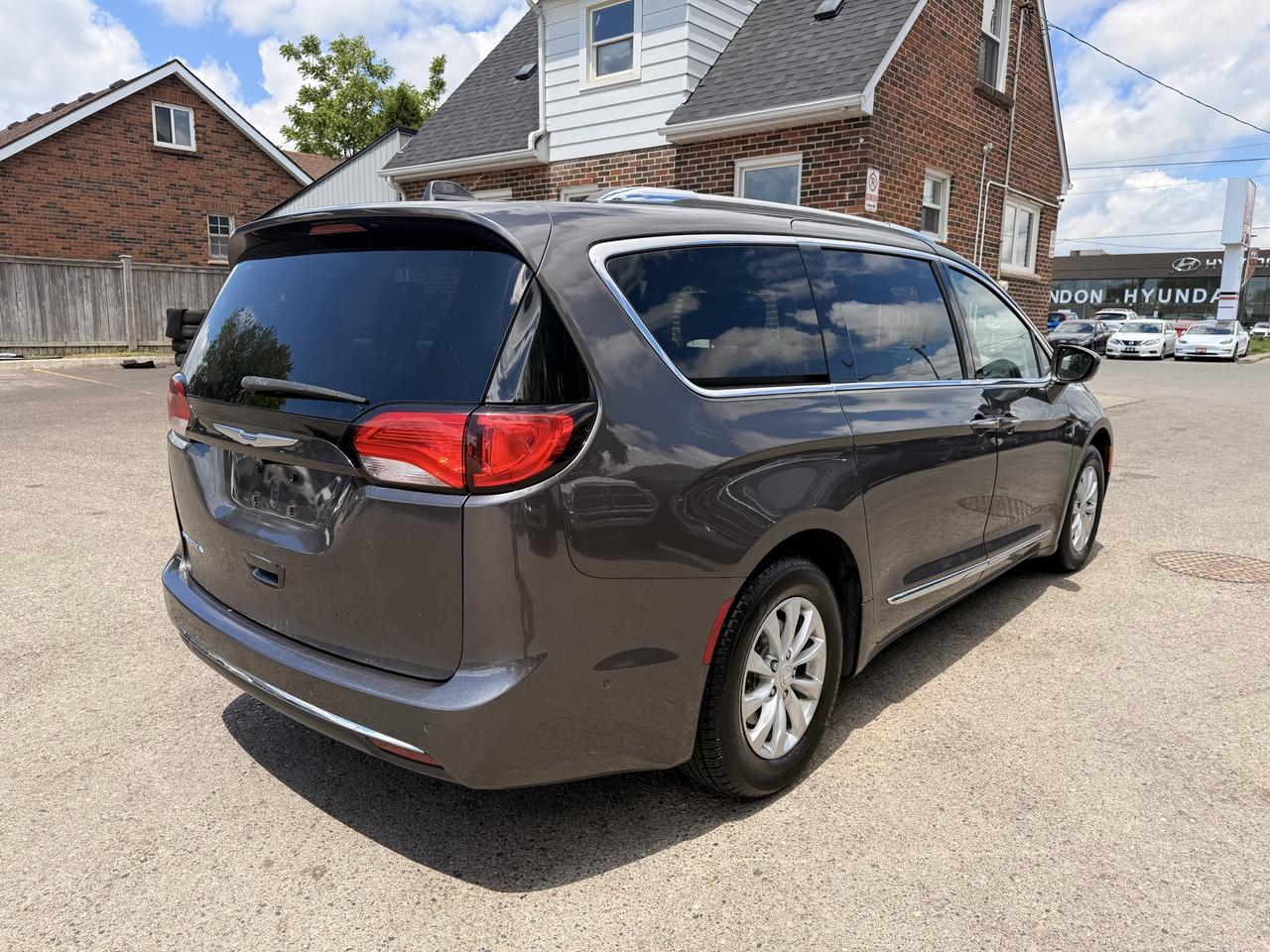 2019 Chrysler Pacifica Touring-L Photo