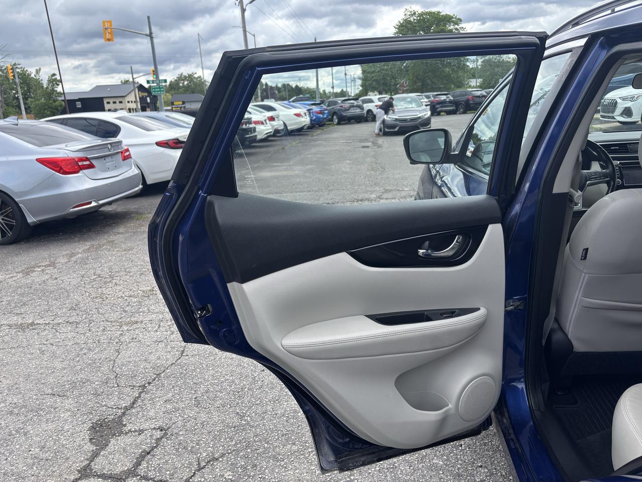 2017 Nissan Qashqai SL *LEATHER* certified Photo