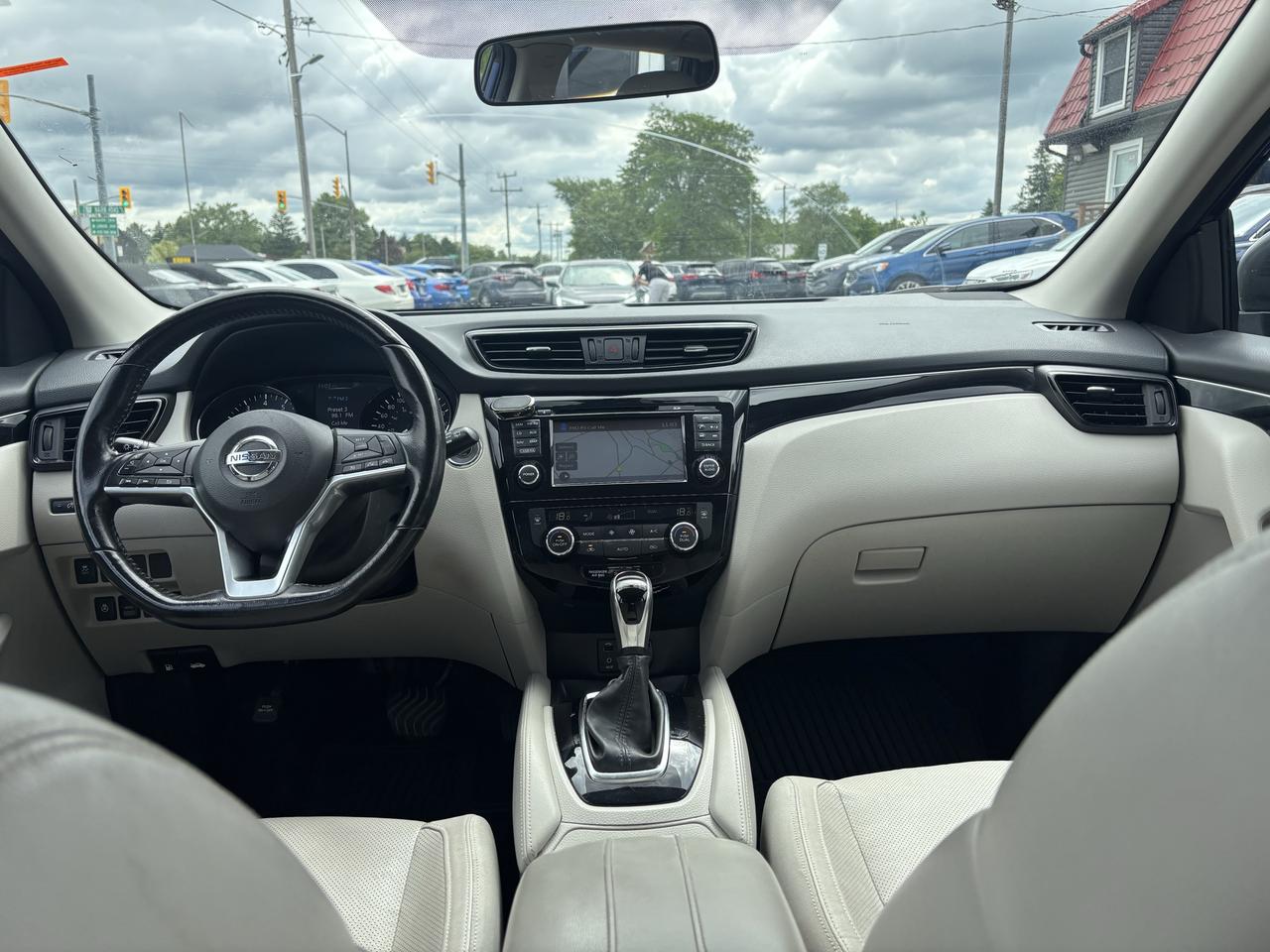 2017 Nissan Qashqai SL *LEATHER* certified Photo