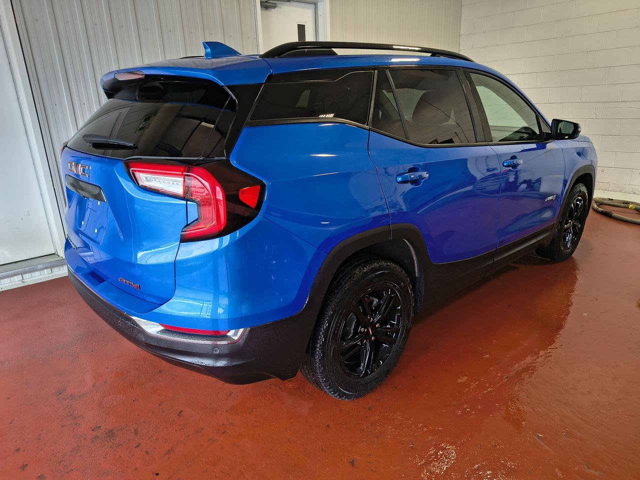 2024 GMC Terrain AT4 Photo0