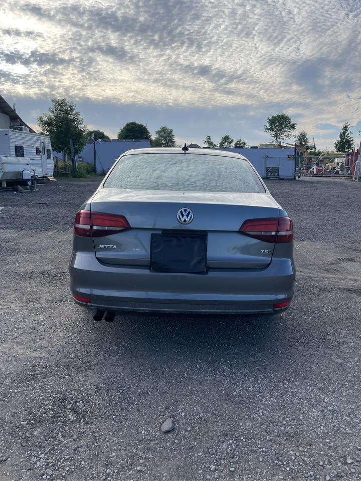 2017 Volkswagen Jetta TRENDLINE+ Photo4