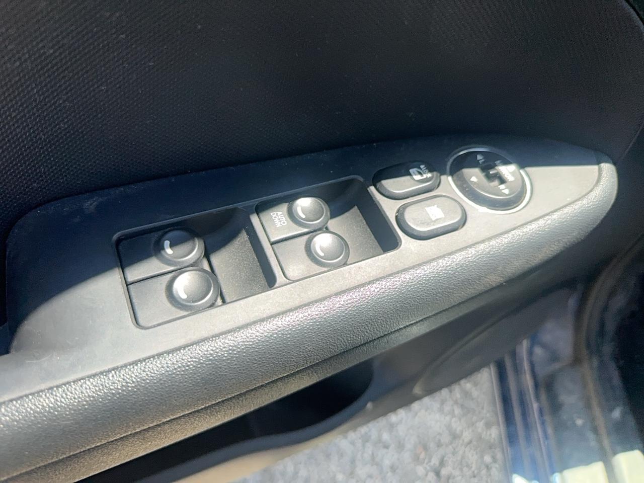 2012 Hyundai Elantra Touring L Photo