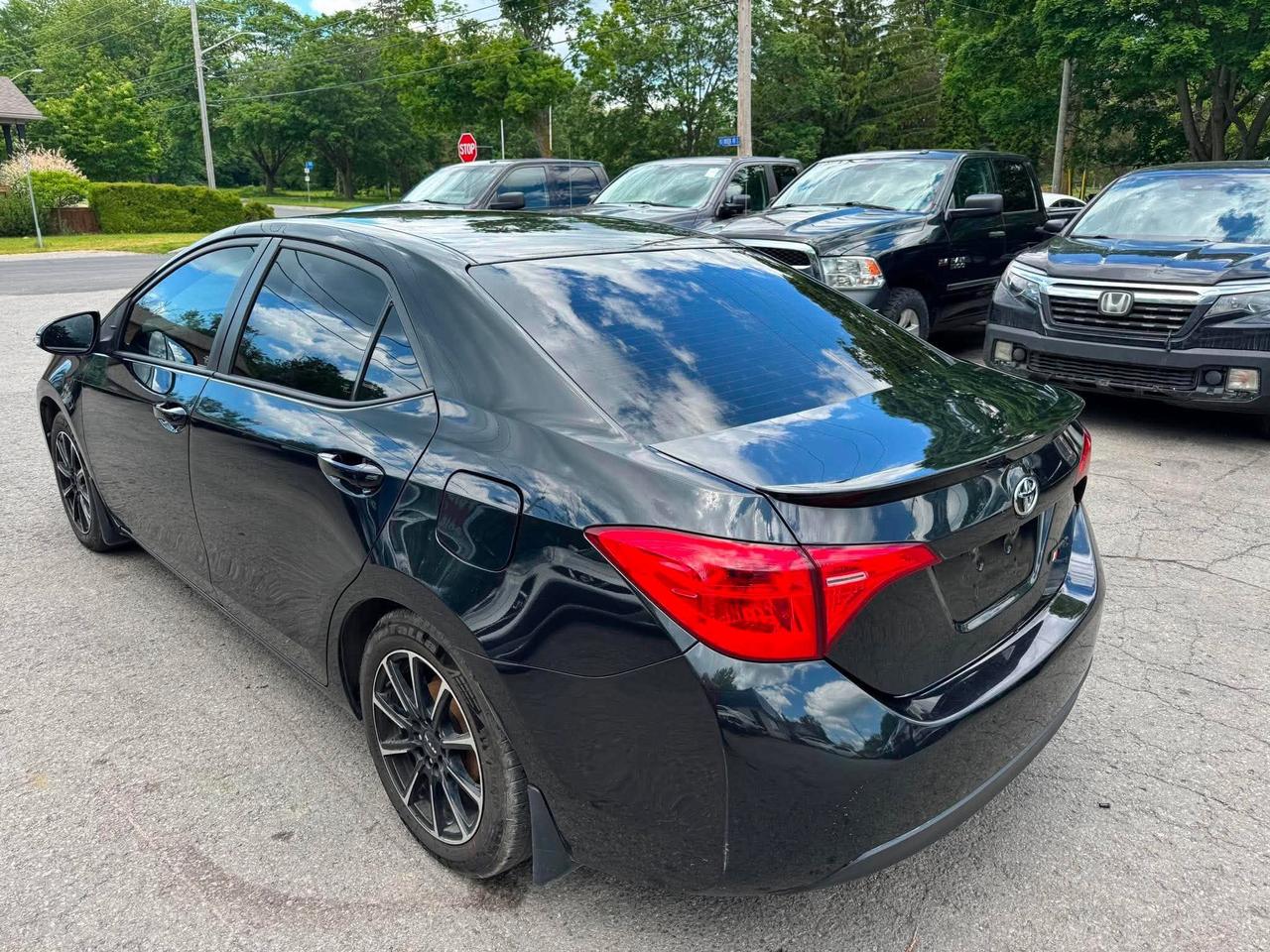 2017 Toyota Corolla 4dr Sdn Man Se Photo