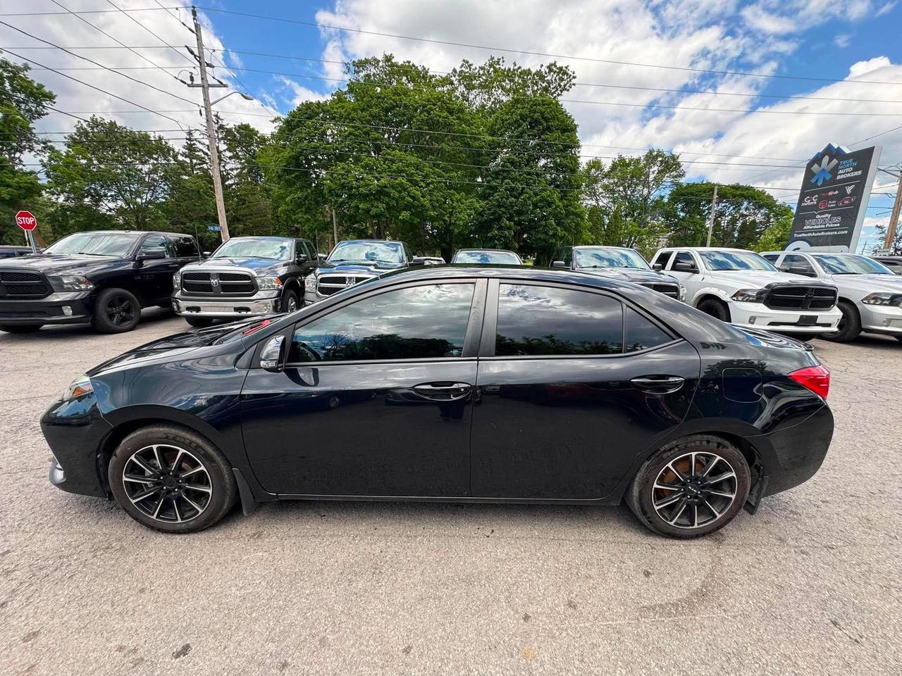 2017 Toyota Corolla 4dr Sdn Man Se Photo