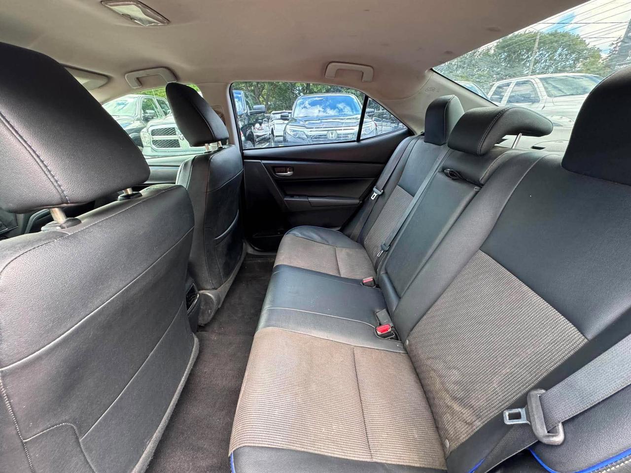 2017 Toyota Corolla 4dr Sdn Man Se Photo