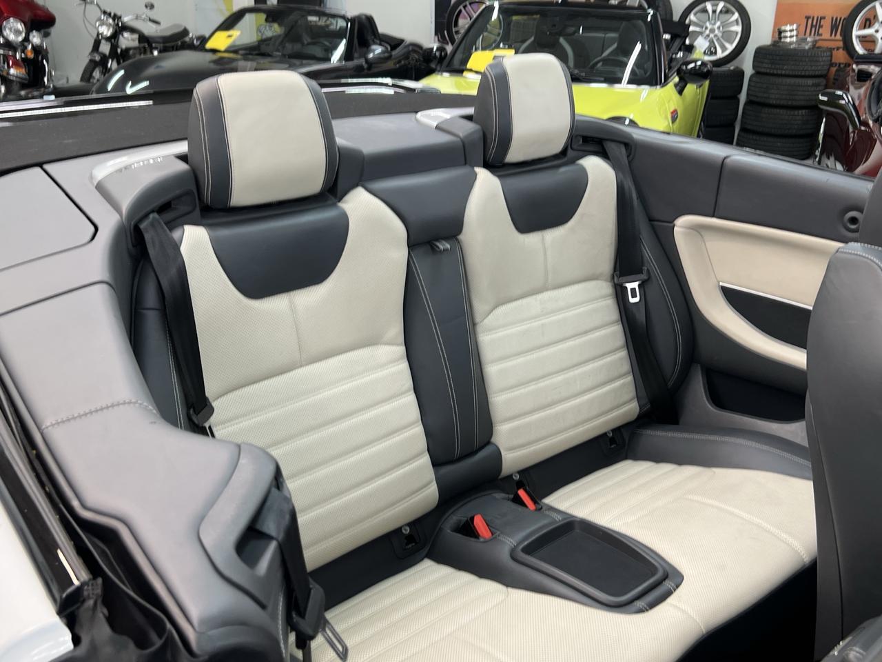 2019 Land Rover Range Rover Evoque Convertible HSE Dynamic Photo