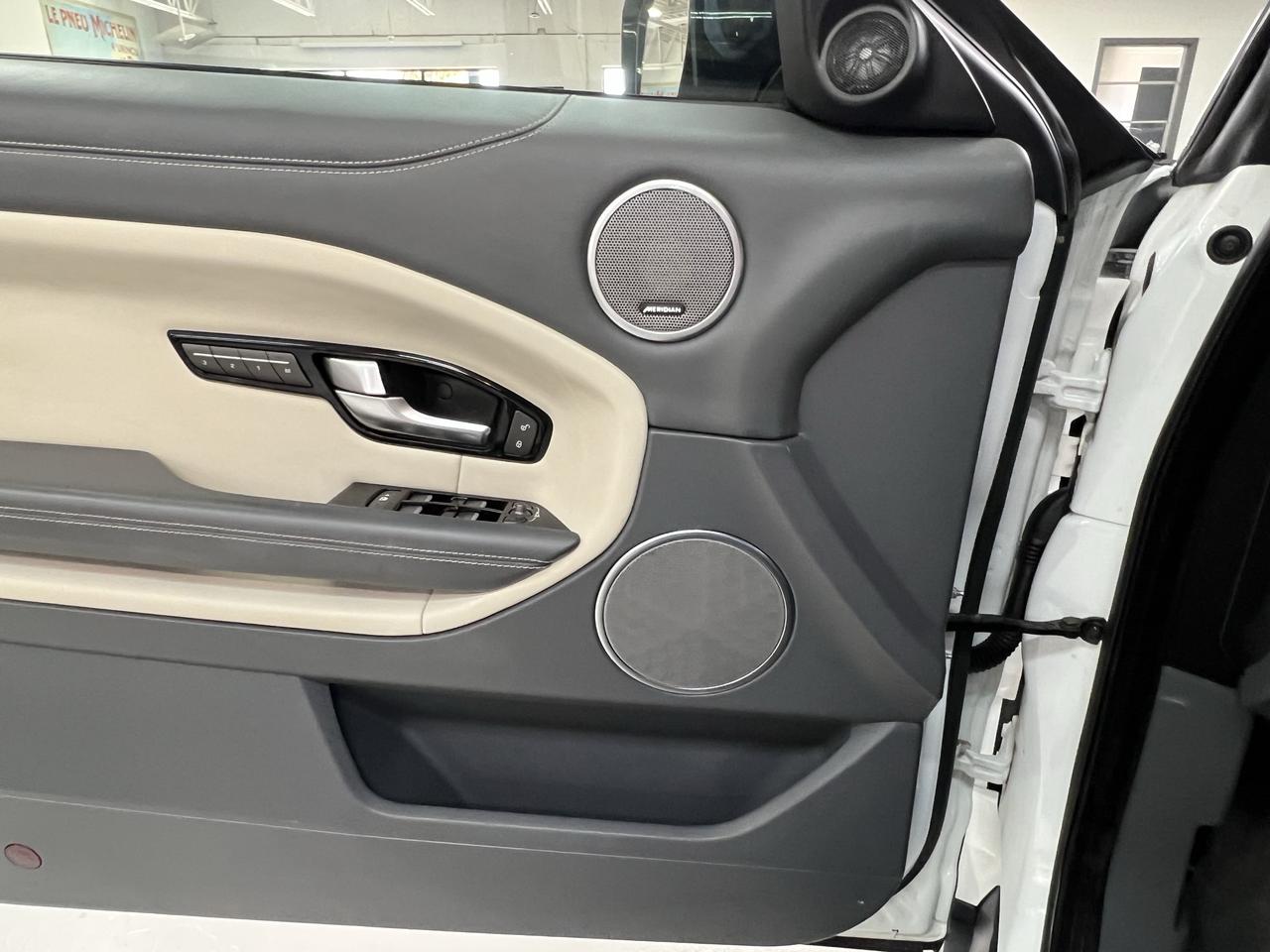 2019 Land Rover Range Rover Evoque Convertible HSE Dynamic Photo