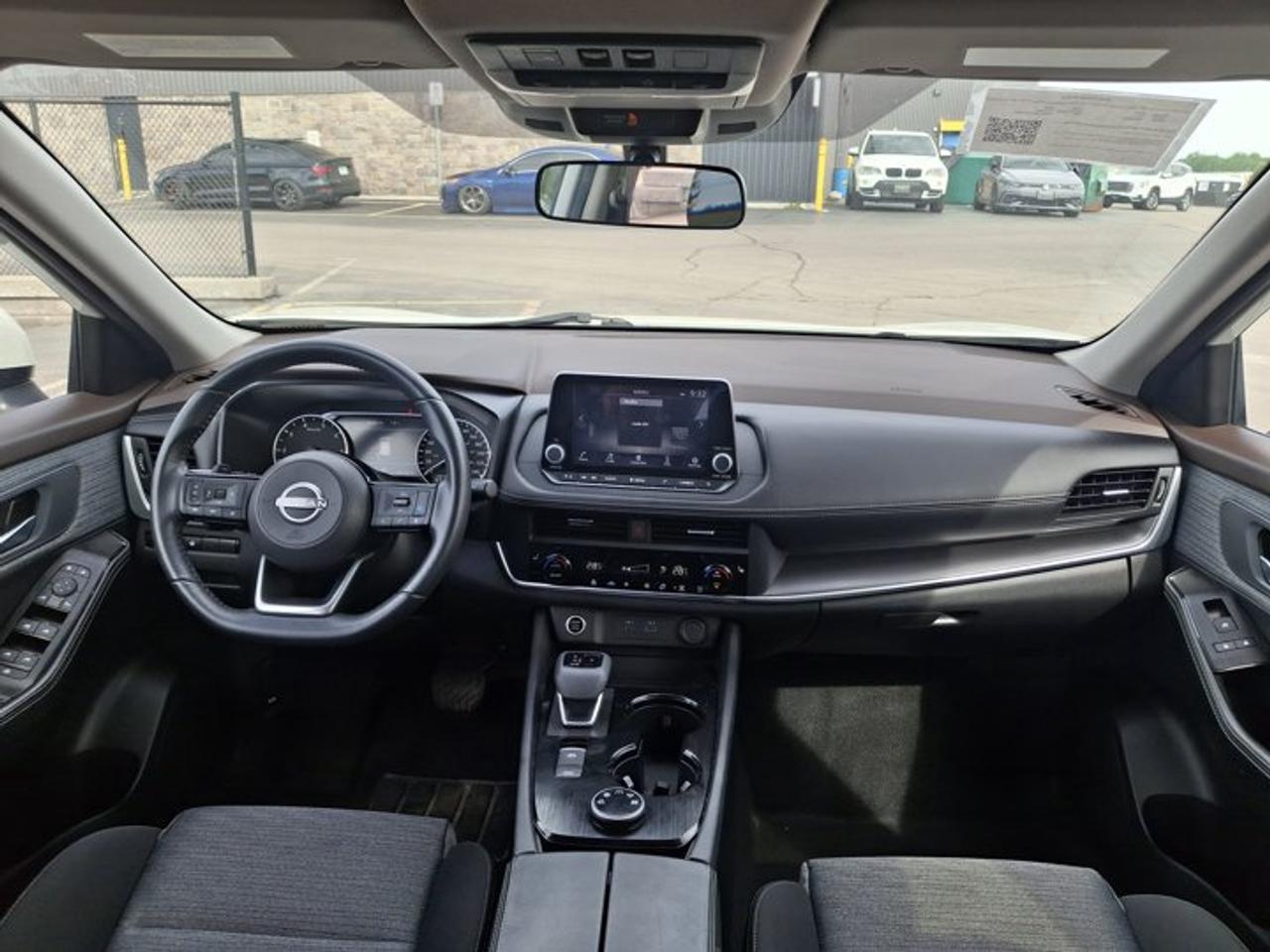 2023 Nissan Rogue SV AWD | Sunroof | 360 Camera | Remote Start | CarPlay + Android | Power Seat | and Much More ! Photo4