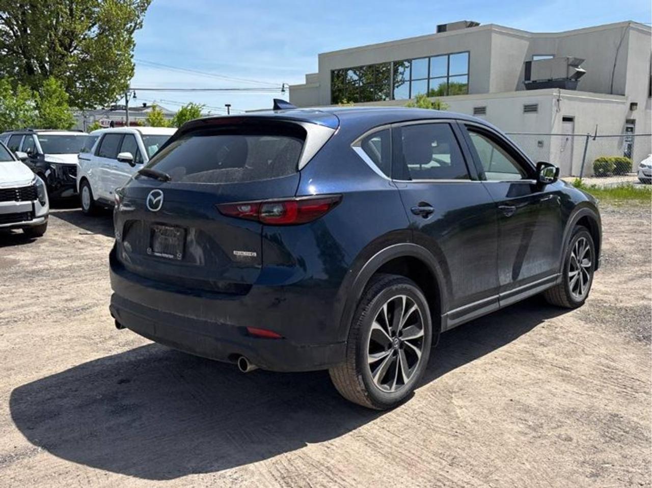 2023 Mazda CX-5 GT AWD | Leather | Sunroof | Heated Seats + Steering | Cooled Seats | Bose Audio | and More ! Photo3