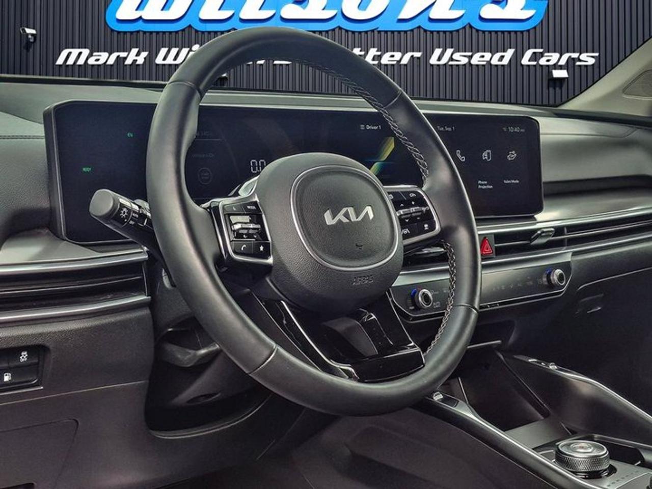 2025 Kia Sorento Plug-In Hybrid EX AWD | Leather | Heated Seats + Steering | Smart Cruise | Blind Spot Monitor | and More ! Photo