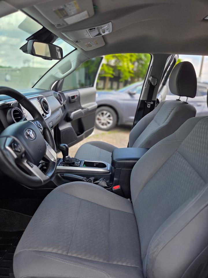 2020 Toyota Tacoma SR5 Photo