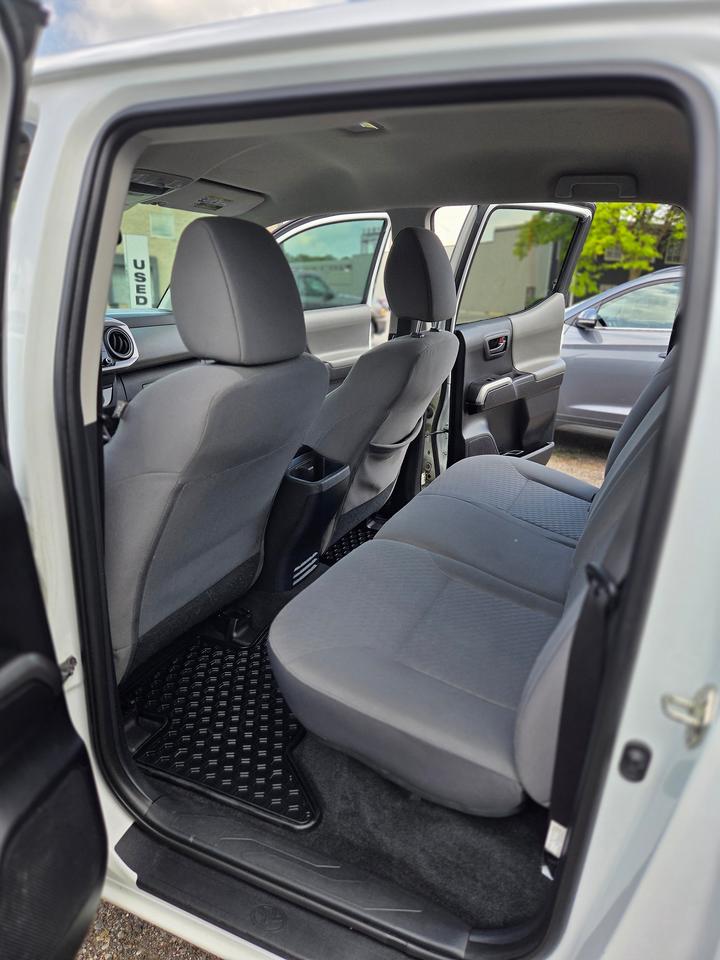 2020 Toyota Tacoma SR5 Photo