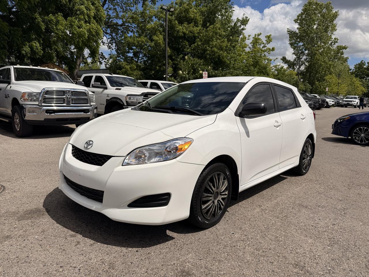 2011 Toyota Matrix Manual | Very Well Maintained Photo2