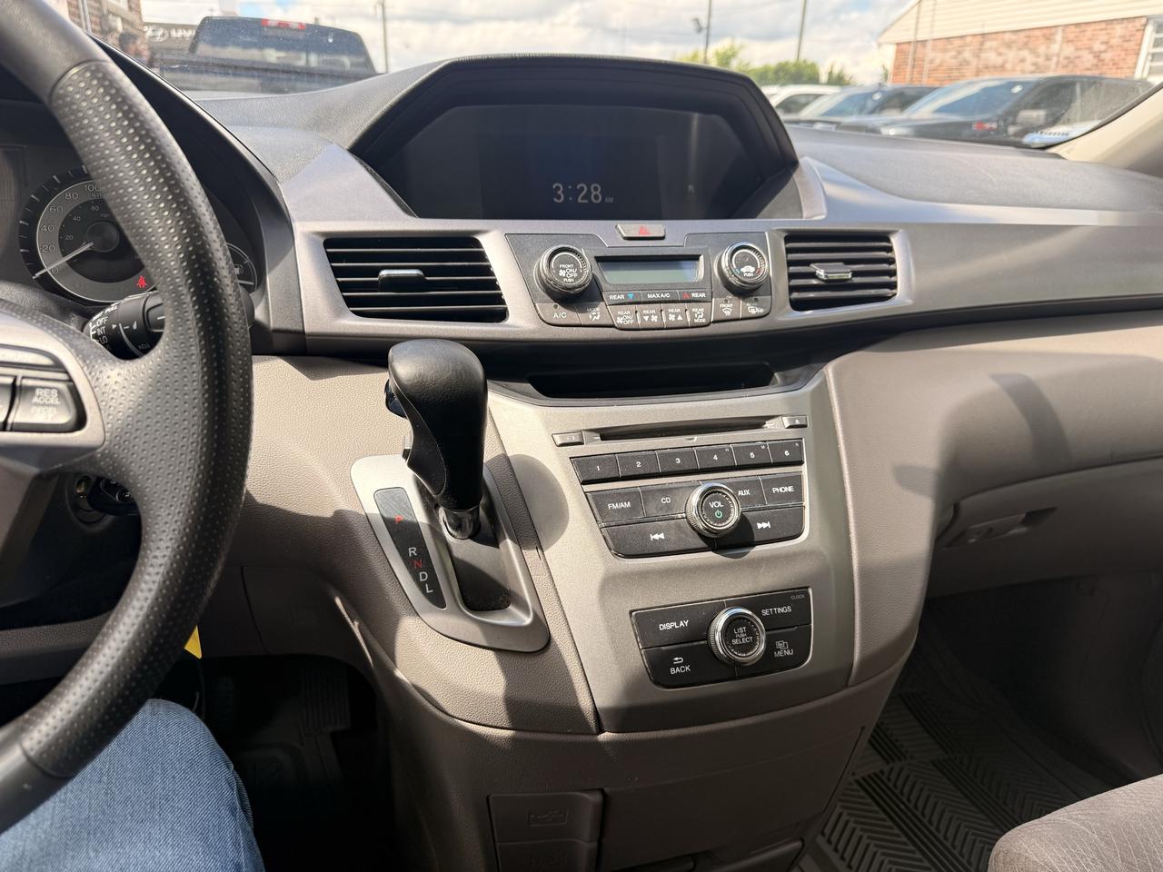2014 Honda Odyssey LX Photo