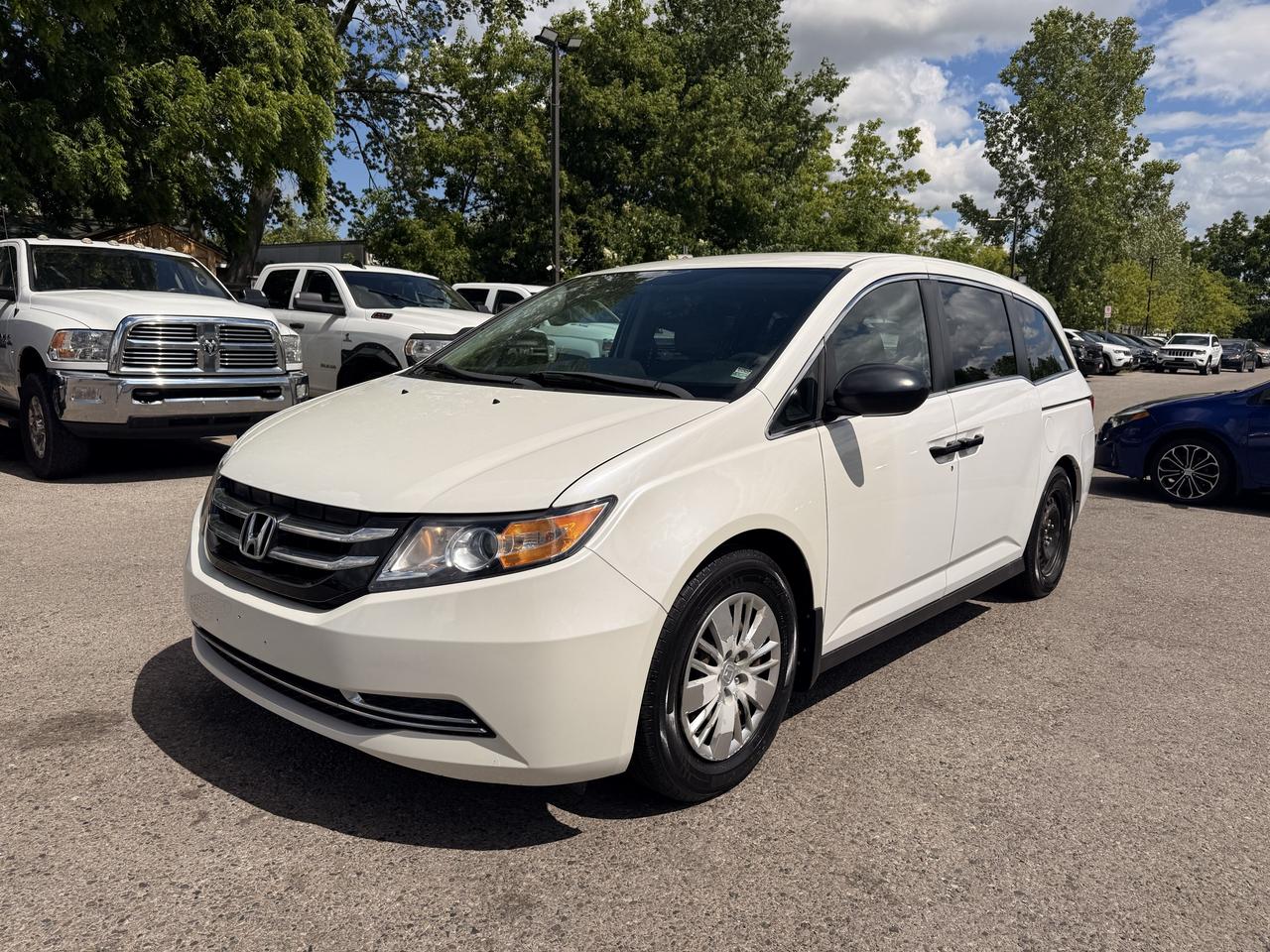 2014 Honda Odyssey LX Photo