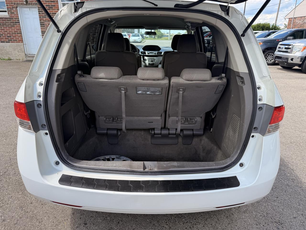 2014 Honda Odyssey LX Photo