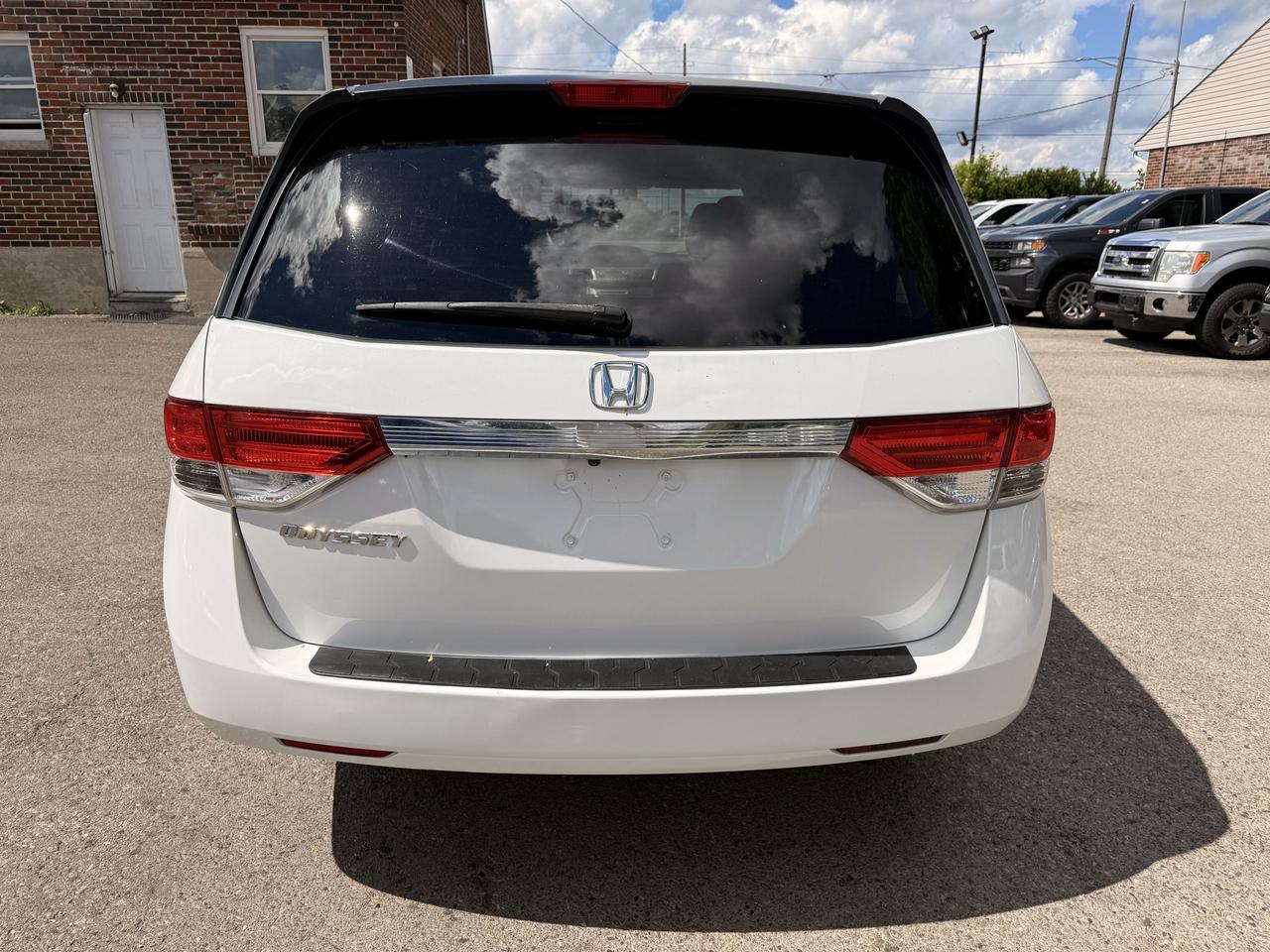 2014 Honda Odyssey LX Photo
