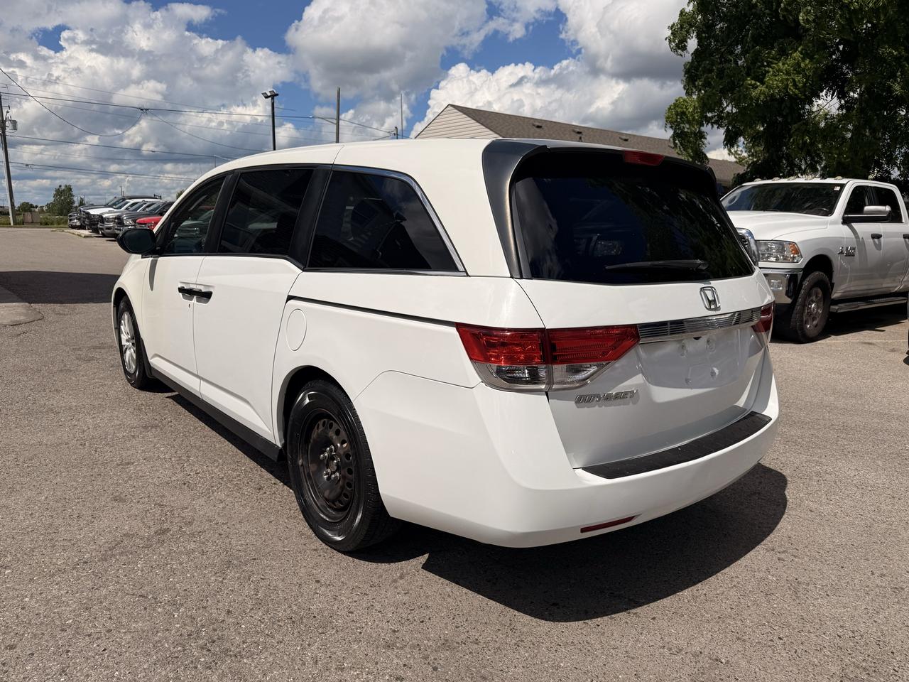 2014 Honda Odyssey LX Photo