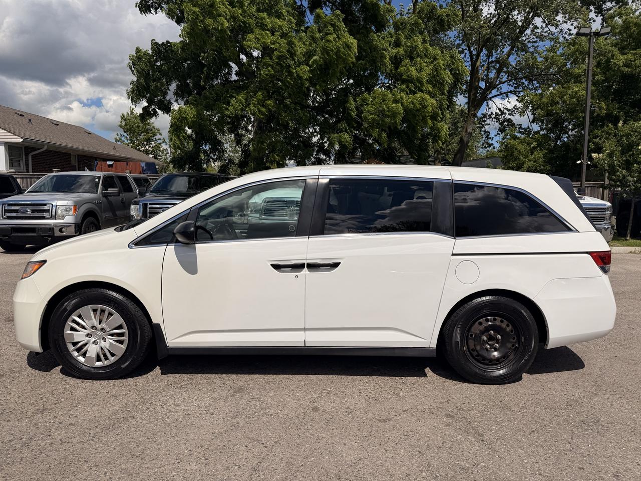 2014 Honda Odyssey LX Photo