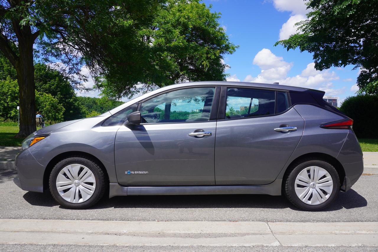 2018 Nissan Leaf ACCIDENT FREE / EFFICIENT / SMART & ECO FRIENDLY ⚡ Photo