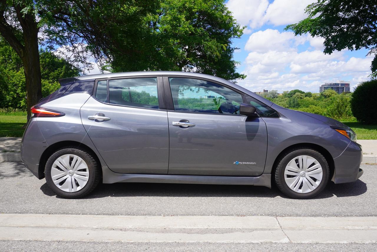 2018 Nissan Leaf ACCIDENT FREE / EFFICIENT / SMART & ECO FRIENDLY ⚡ Photo4