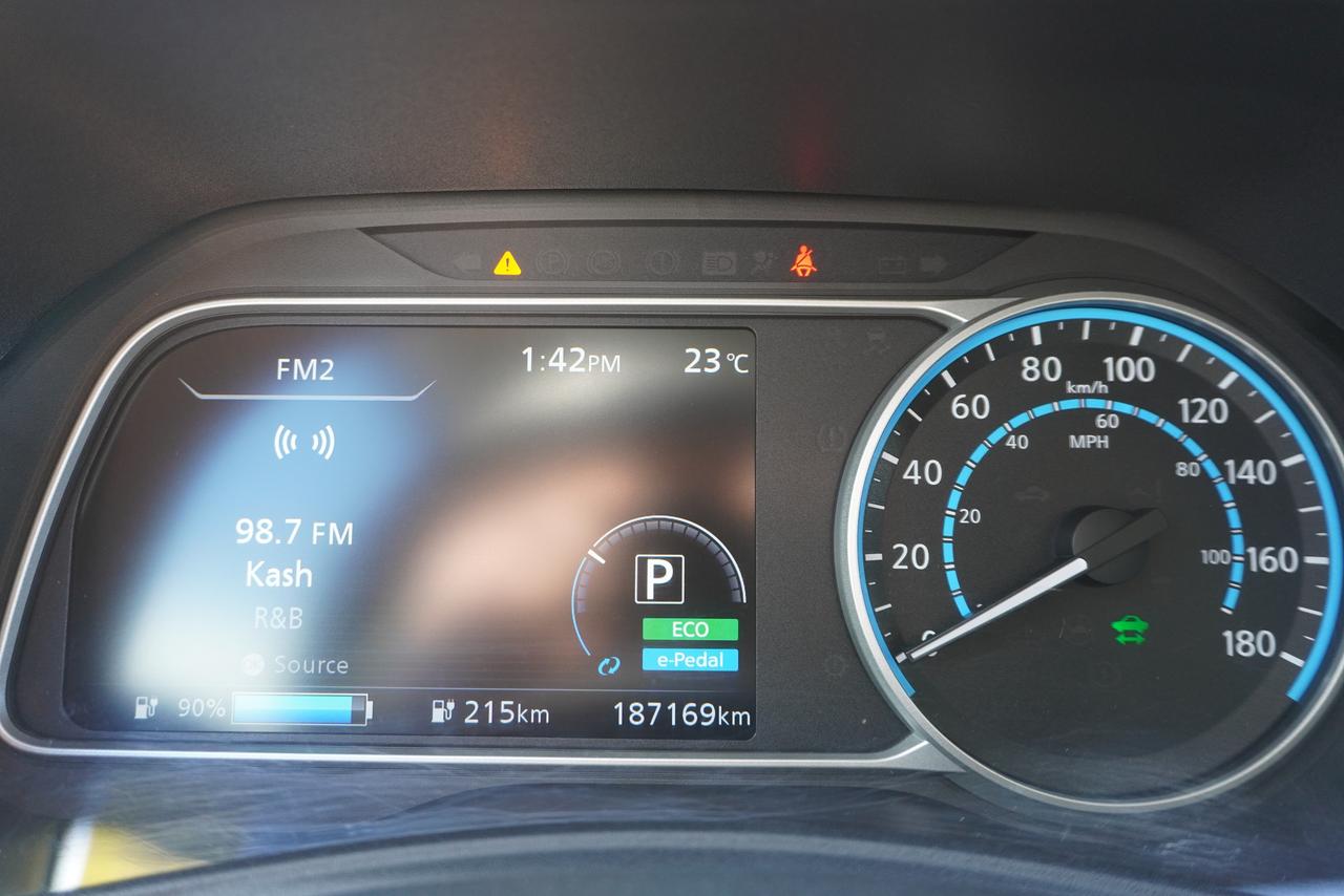 2018 Nissan Leaf ACCIDENT FREE / EFFICIENT / SMART & ECO FRIENDLY ⚡ Photo