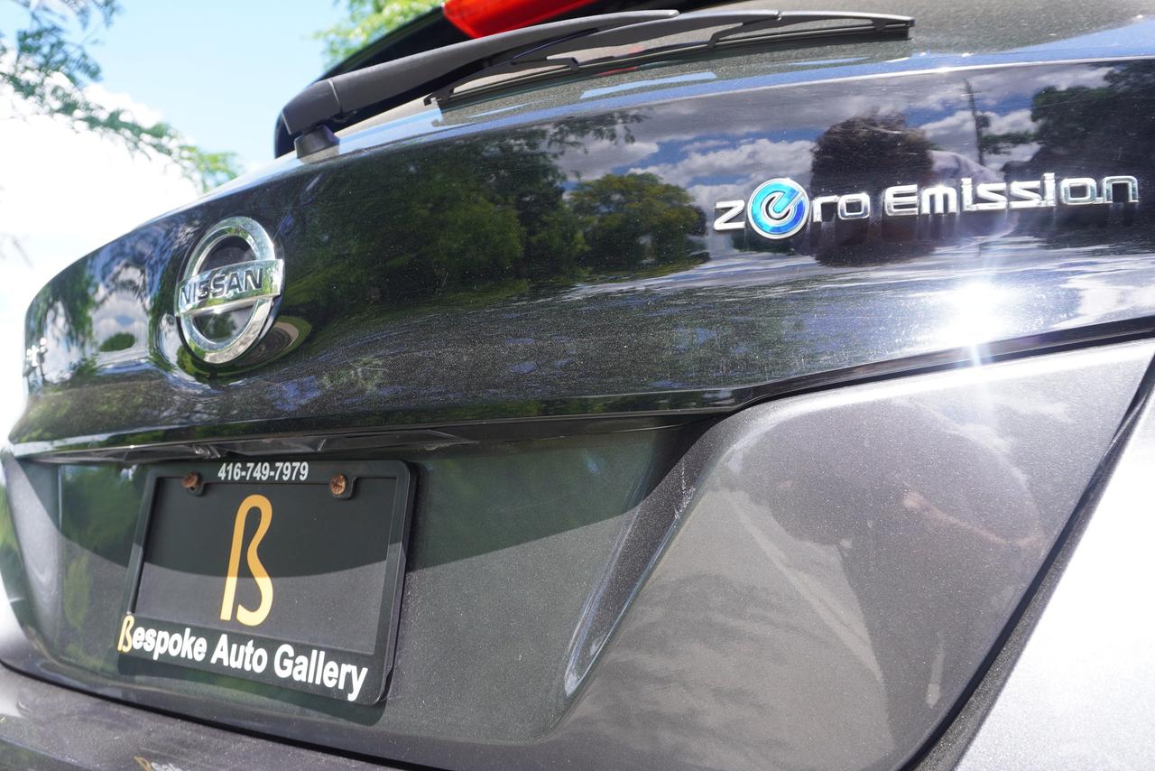 2018 Nissan Leaf ACCIDENT FREE / EFFICIENT / SMART & ECO FRIENDLY ⚡ Photo