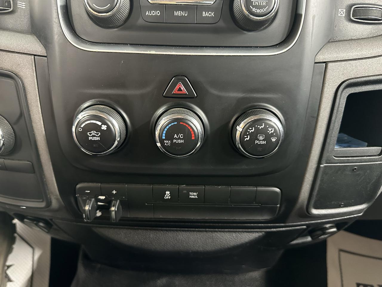 2016 RAM 3500 4WD Reg Cab 140.5" ST Photo16