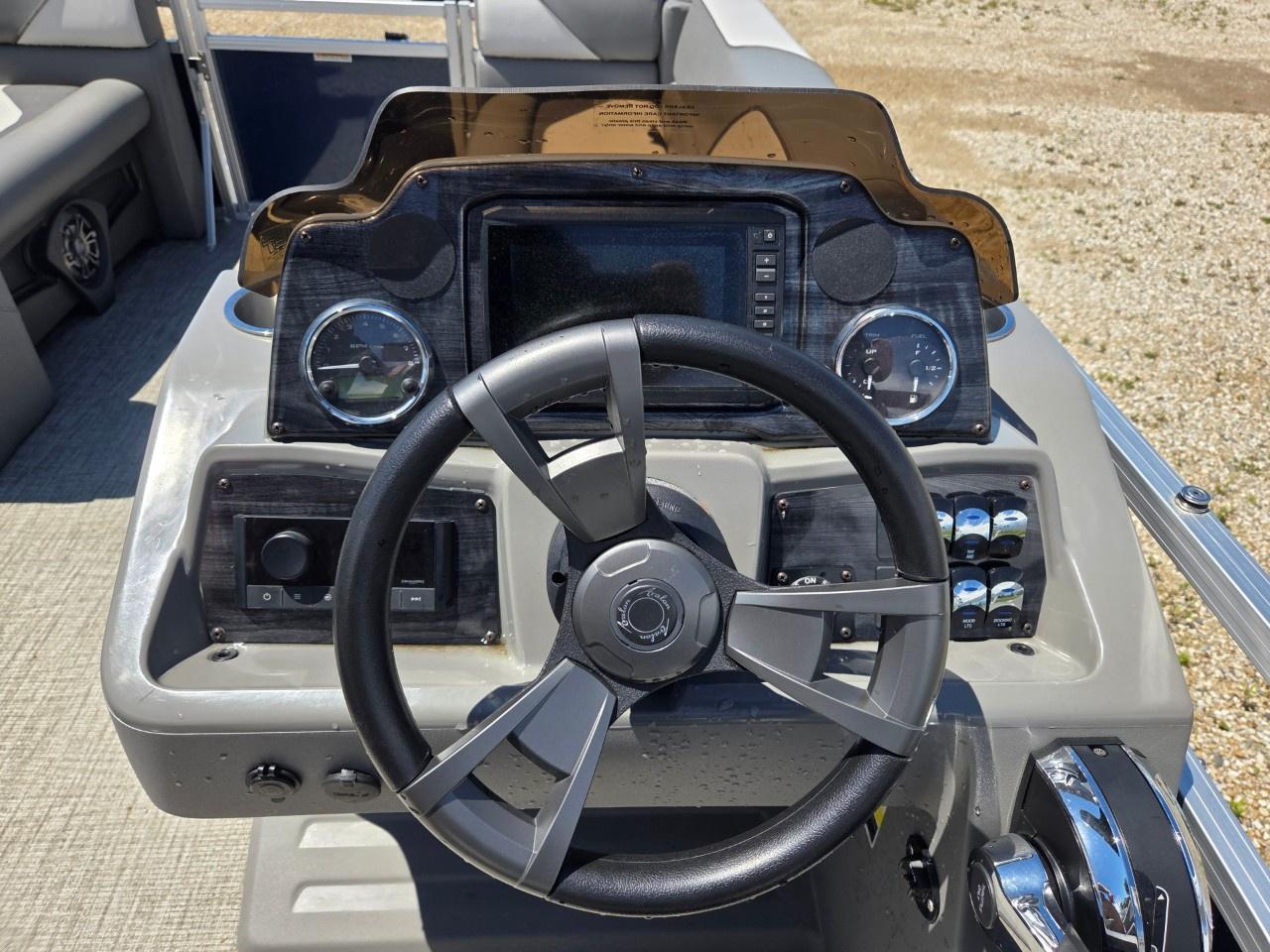 2026 AVALON Venture Platinum Edition Photo3