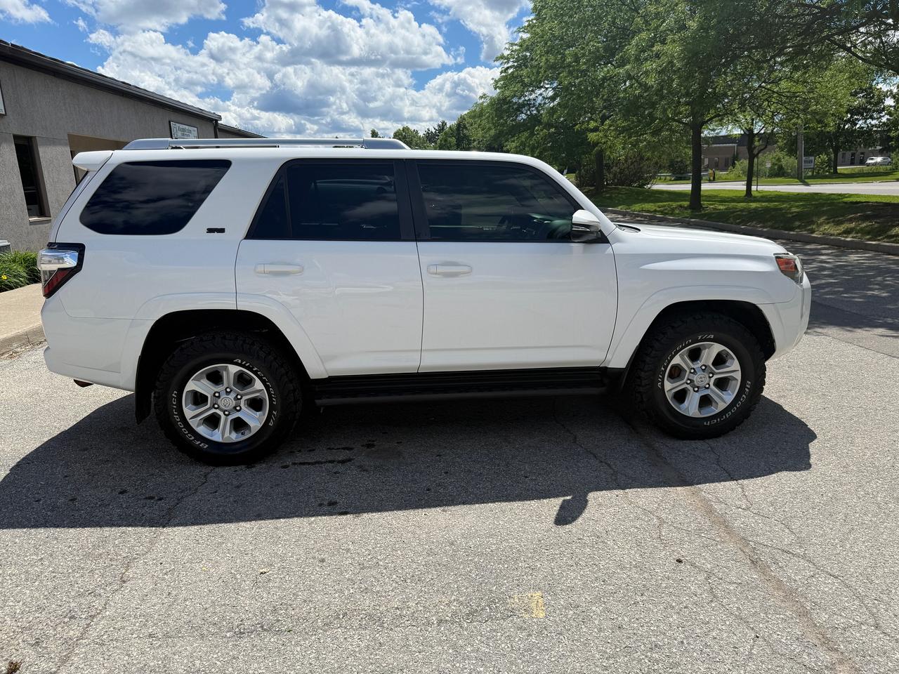 2015 Toyota 4Runner SR5 PREMIUM 4WD,NAV,7 PASS,NO ACCIDENTS,CERTIFIED! Photo3