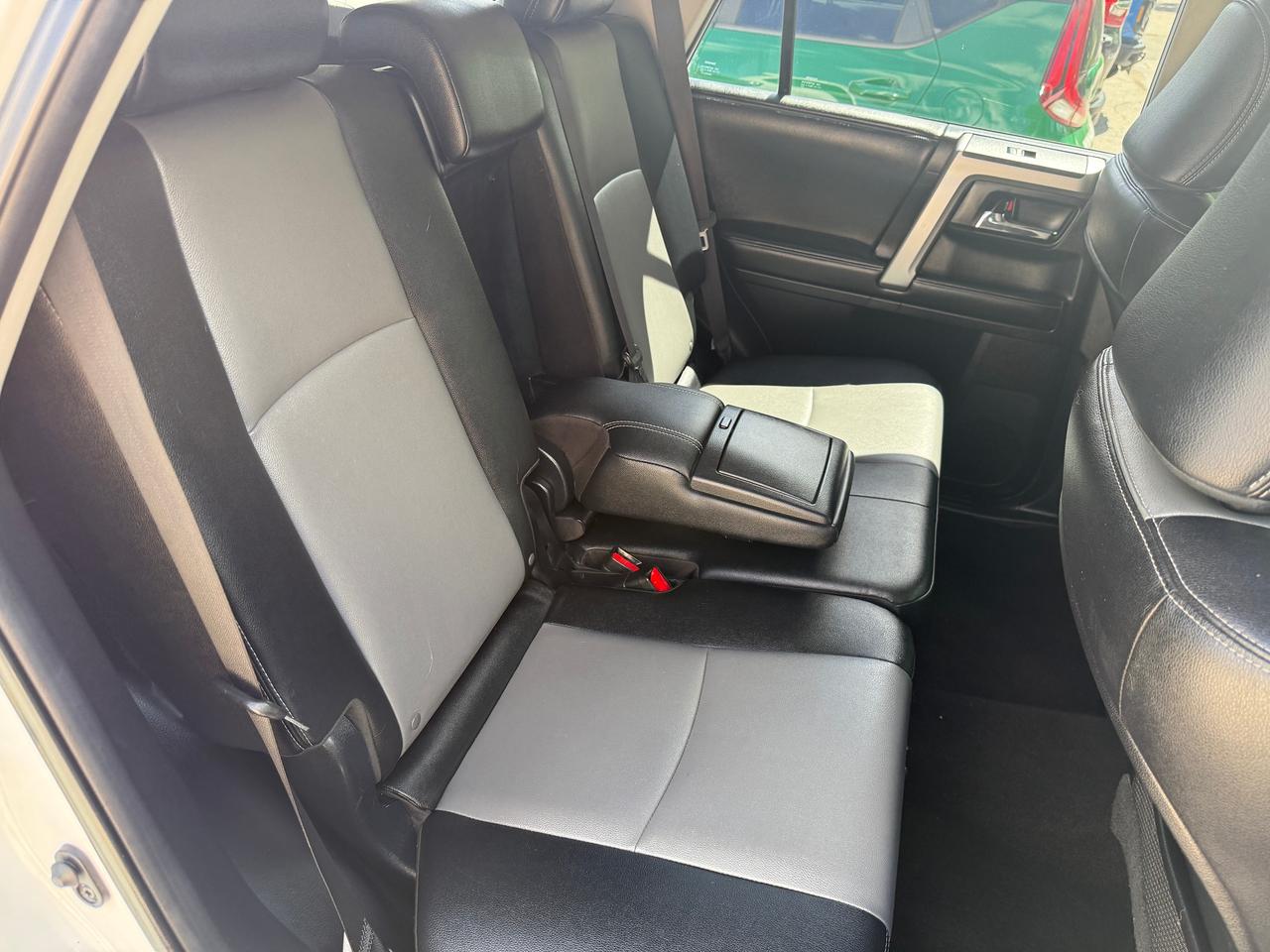 2015 Toyota 4Runner SR5 PREMIUM 4WD,NAV,7 PASS,NO ACCIDENTS,CERTIFIED! Photo
